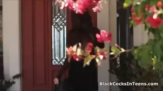 محامية في الخدمة تأخذ شرج قاسي وتمص زب