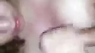 وجه عاهرة وقفص خلفي قاسي لشينا بقضيب أسود ضخم