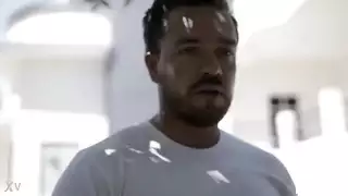 جلسة تصوير عارية تتحول إلى مشهد إباحي صريح مع فتاة صغيرة نحيفة