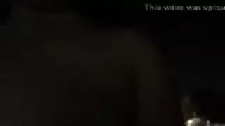 المرأة الناضجة عاريات المرأة جيمي لي الحصول على البصق والمارس الجنس في الحمار، في غرفة فندق