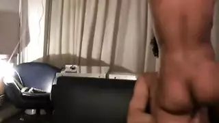 الحمار الكبير فتاة بيضاء مارس الجنس العميق مع نائب الرئيس بالرصاص