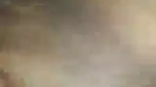 فتاة مقنعة تمص بعنف وفوضوية لقضيب محظوظ عشوائي