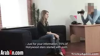 متعة مشتراة: نيك صريح مع مراهقة روسية