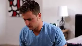 ورشة عمل إباحية: معلمة مثيرة تدرب الصديقة في عبادة قضيبية متطرفة ولعب شرجي، كلتاهما تنفجران في هزة الجماع