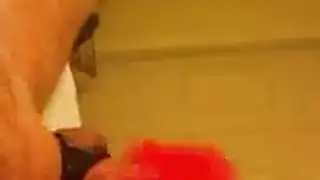 سروال داخلي لاتكس يُدفع جانبًا لأصابع عميقة ومزلق
