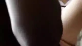 شرج بين الأعراق: قضيب داكن يحرث مؤخرة فاتحة