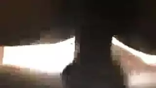 إلهة ترانس حلوة تأخذ قضيبًا كبيرًا بعمق