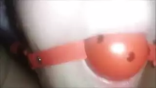 مراهقة مصرية مثارة تدلك بظرها وتئن هذا الفرج نار