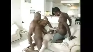 تحرش روسيا بيضاء من زنوج