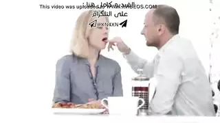 إبن ينيك ام ويعاشرها بقوة