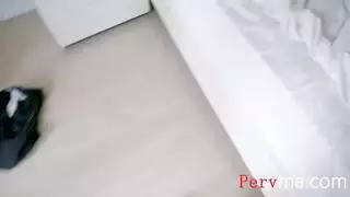 من المكتبة إلى غرفة النوم: المهووس يأخذ قضيبًا ضخمًا