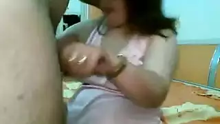 زوجين مع صديقتها السخنة مصري و مترجم وعربي