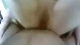 واحد بينيك بنوته صغيره