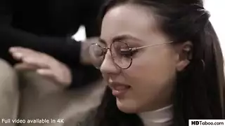 سكس عنيف مع مدير و سكرتيرة