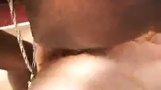 عاهرة سوداء متحولة تمتلئ بسائل نائب الرئيس