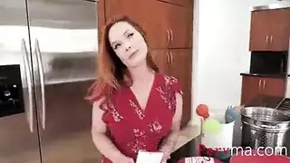 أمي تنضم إلى تحول جنسى