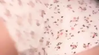 نجمة إباحية عربية محجبة تثير بمؤخرتها التي ترتد وتنتشر بقوة