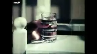 سمراء بشعر قصير تتعرض لثنائي وتحب مص القضيب