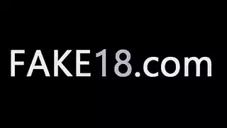 غير محمية ولامعة، تأخذ كل الأعضاء الذكورية في هذا المشهد الصريح