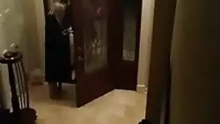 أقرن البيتزا تسليم الرجل التقى مثليه، جيا بيج والرجل الذي أراد فقط أن يمارس الجنس معها