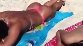 الجمال بجلد الغزال يُمارس بالكامل من قبل عشيقها