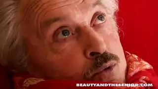 صغار السن يبدأون في الجنس المثلي مع خبير أكبر