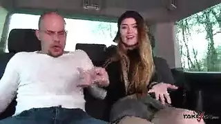 بتتناك وخيف حد يشوقها