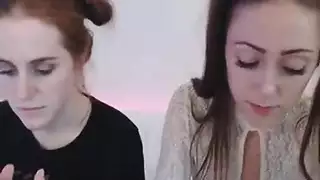 لا أحد يشاهد، لذا تقوم هذه العاهرات الساخنات بالجماع العلني بكل قوة