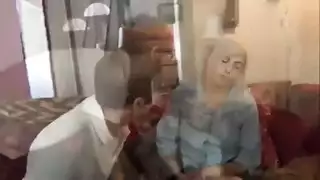 الاخت والاخ يتجادلان ويتحول الئ نيك