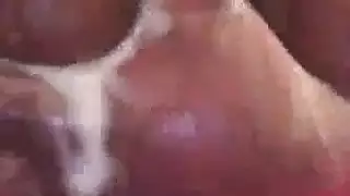 يوم مزدحم يتحول إلى إباحية: جنس جماعي لديلا في المكتب