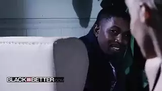 ثدي ضخم وجنس عنيف