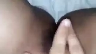 مفتوحة على مصراعيها وتنتظر: دومينيكا فوكس تخترق بعمق من الخلف