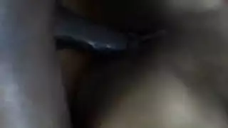 مؤخرة ضخمة تتعرض للضرب في مشهد شرجي صريح