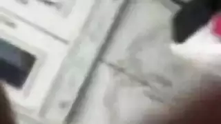 أم عربية ساخنة تتوق لقضيب كبير