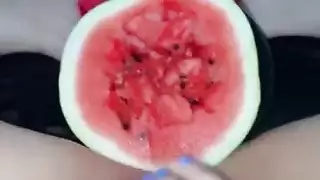 شابة وضيقة: إباحية هاوية بهزات جماع مزدوجة شديدة