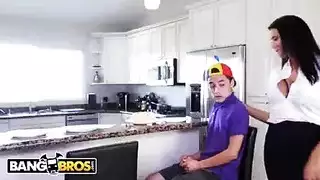 شاهد نيكول فوكس تتعرض للجماع العنيف في كل أماكنها الضيقة