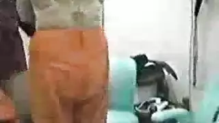 ينيك عشيقته في غرفته