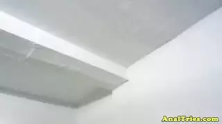 عاهرة حافلة تأخذ عدة حمولات على أثدائها الكبيرة