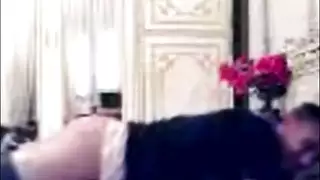 مشهد صريح: خادمة شقية تركب الزب حتى القذف داخلها