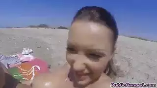 ميلف ذات أثداء ضخمة تمص قضيب في الخارج وتجرع المني