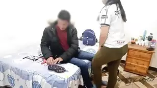 مصرية تُثبت بعمق في جلسة جنس شاذة