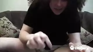 مراهقة ممتلئة الجسم تتوسل لممارسة جنس قاسي مع عشيقها