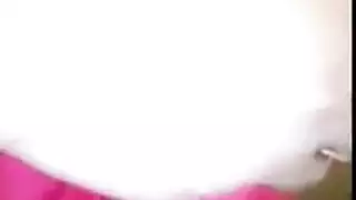 زوجة ناضجة سونيا فيرا تركع لتمص قضيب رجل متزوج