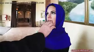 اصلع يغتصب وينيك بنات