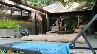 من مص إلى جماع: ليزا آن تخدم قضيب جوردي