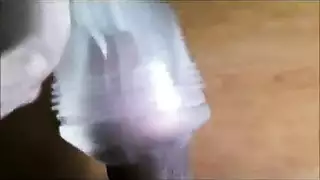 فتاة بريطانية تستمتع بهزاز وعضو ذكري صناعي من دارسي بيل