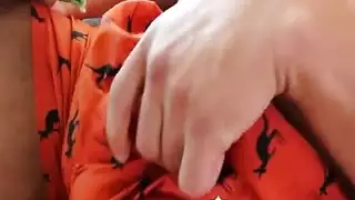 بورن آسيوي عنيف: يداها مكبلة، رعاش على بظرها يؤدي إلى هزة قسرية