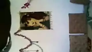 رجل أكبر سناً يأخذ ابنة أخيه على طريقة الكلب في جلسة شرجية قاسية