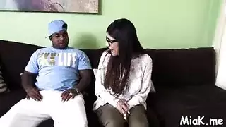 مايا خليفة: عطش ملكة العرب للزبور الضخمة