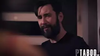 قذف داخلي أثناء التخييم: جيانا تمتلئ شرجها ومهبلها بالسائل المنوي